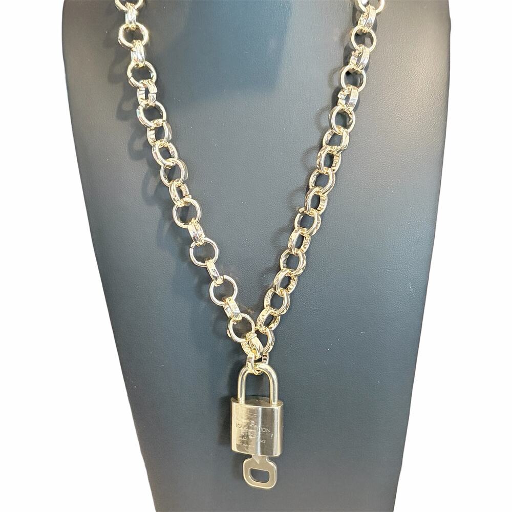 Louis Vuitton Lock & Key #316 w/a Gold Chain Necklace 16 Inch + 3" Extender - Picture 2 of 8